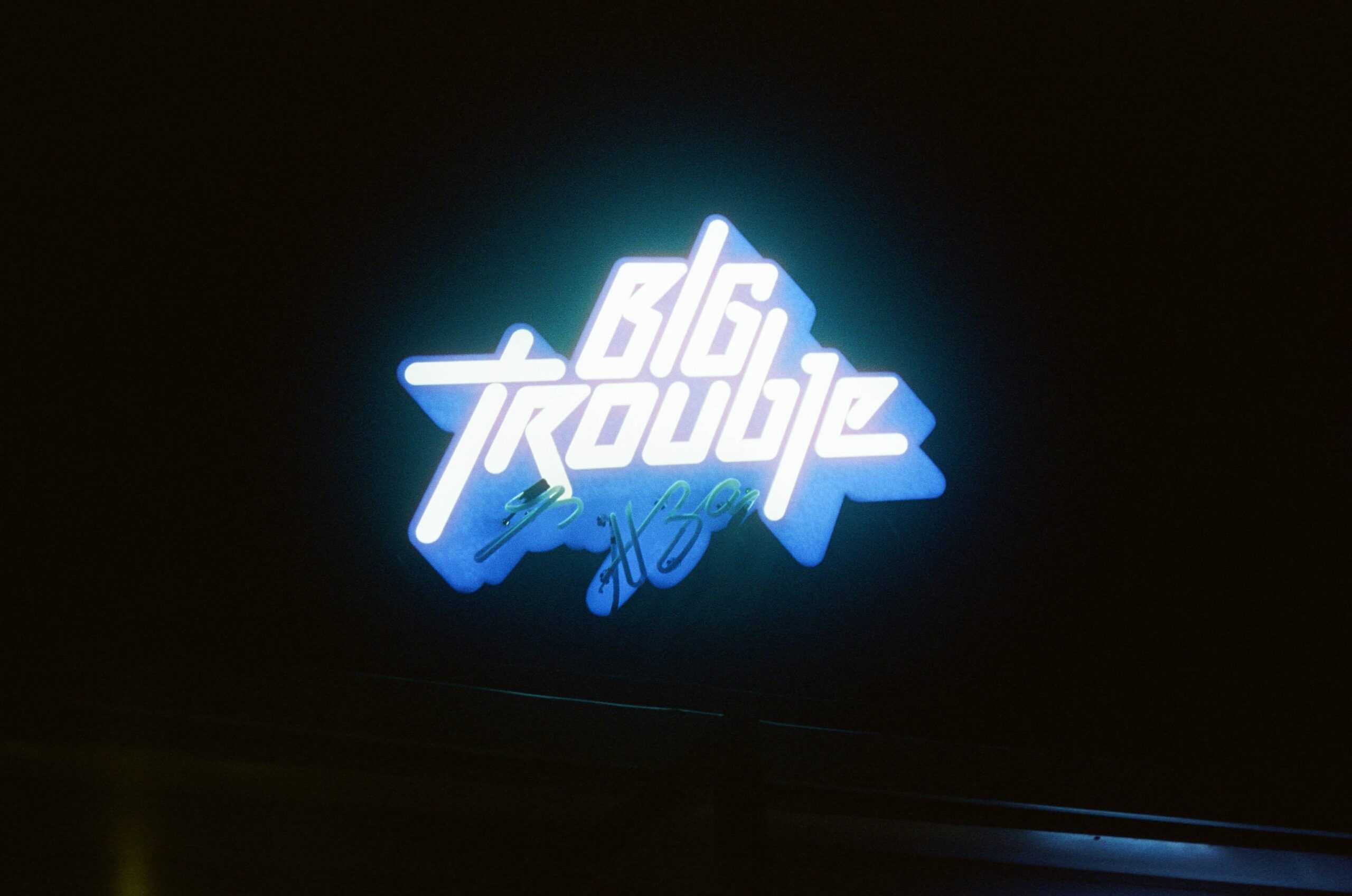 trouble sign 